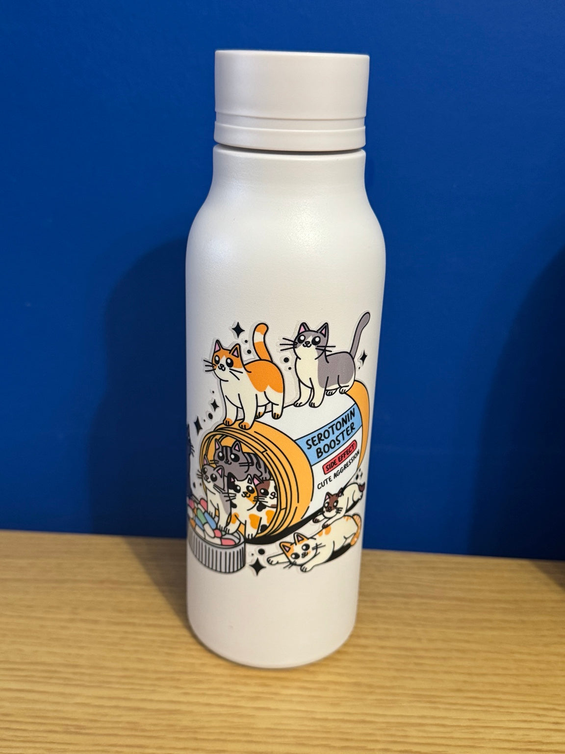 500ml white reusable water bottle with cute cat design